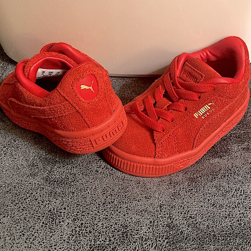Puma Gold Logo Red Suede No Tie Lace Sneakers Kids Size 4C